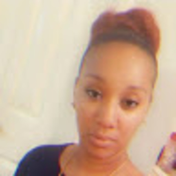 Meet your Posher, Tiana - Picture 1 of 1